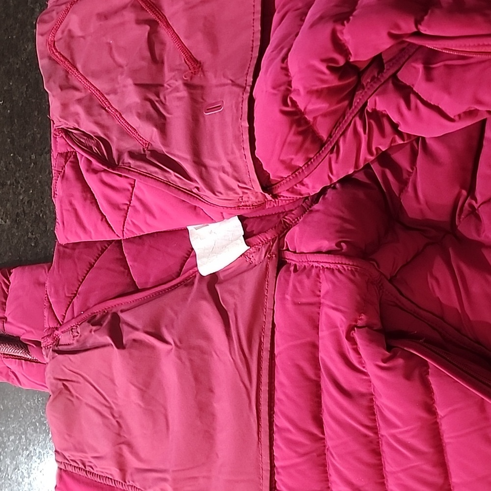 Lululemon Fluffed Up Down Puffer Jacket In Berry Rumble / Rumble Bordeux Drama - Picture 9 of 11